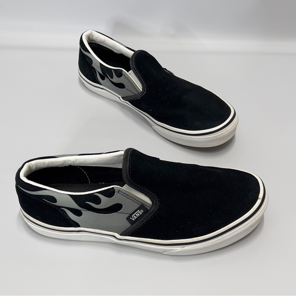 VANS black and Gray  Flames US 6 Juniors slip On Sneaker Shoe